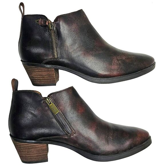 Women's Size 9 Vionic "Cecily" Leather Ankle Bootie - Picture 1 of 11